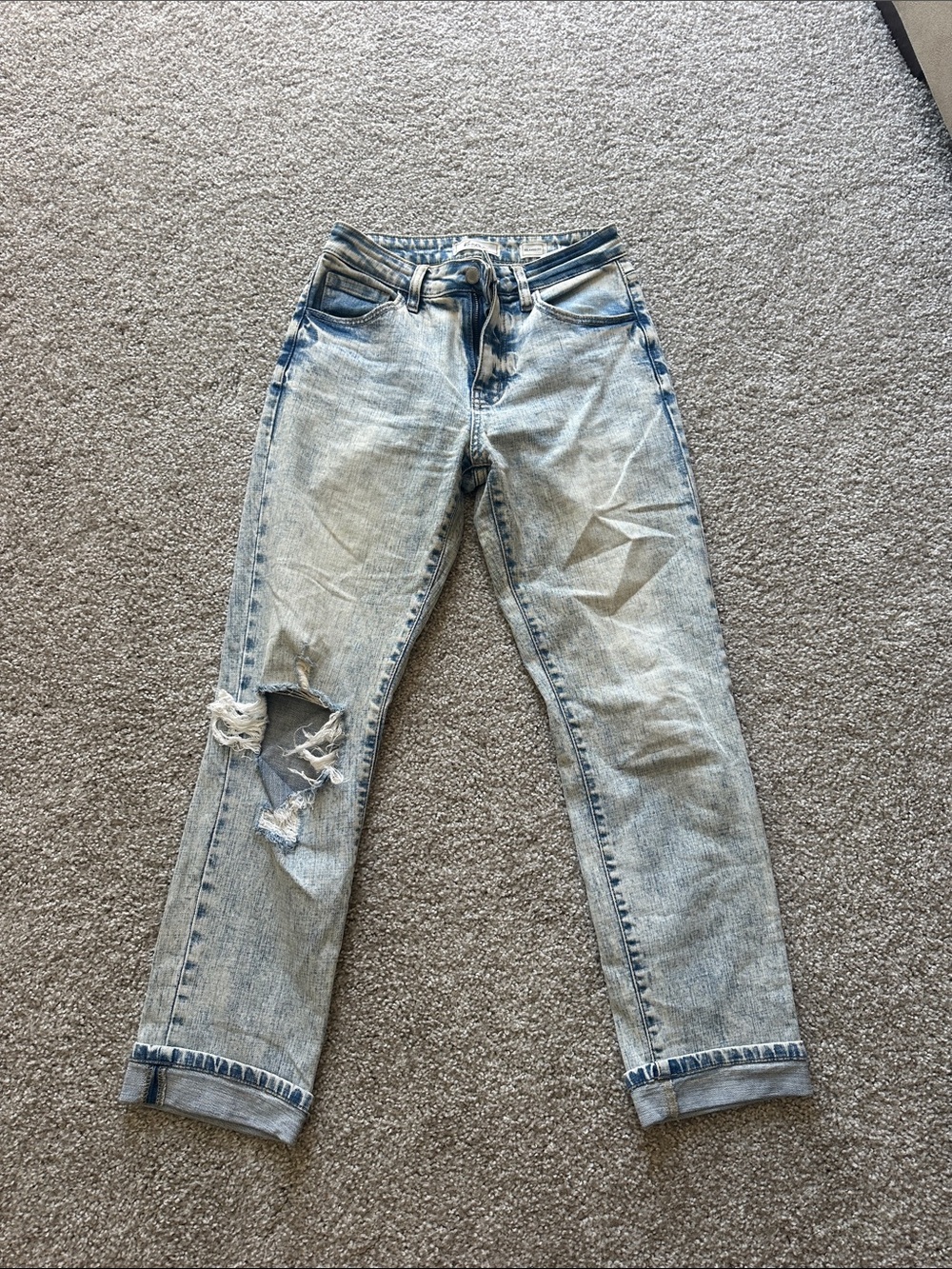 KanCan Light Blue Distressed Ankle Crop Jeans